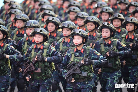 Ngắm các cô Ba dũng sĩ, chiến sĩ biệt động, thanh niên xung phong, công an TP.HCM… trong ngày đại lễ - Ảnh 4. 30-4 - Ảnh 3.