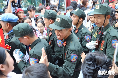 Đoàn diễu binh xuống phố, trùng trùng đoàn quân đi trong vòng tay nhân dân - Ảnh 29. diễu binh - Ảnh 29.