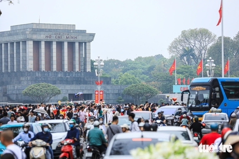 Hà Nội dành tặng 50.000 suất quà, bánh cho du khách đến viếng lăng Bác - Ảnh 1. Hà Nội - Ảnh 1.