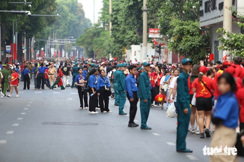 tình nguyện viên - Ảnh 1.
