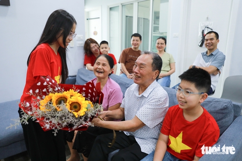 Biết ơn ngày 30-4-1975, ngày chúng tôi được sinh ra một lần nữa - Ảnh 7. ngày hòa bình - Ảnh 5.