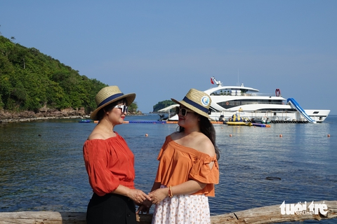 30.000 lượt du khách đến Phú Quốc ngày 30-4 - Ảnh 1.