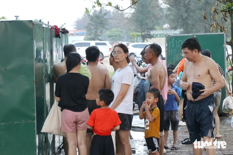 tắm biển - Ảnh 9.