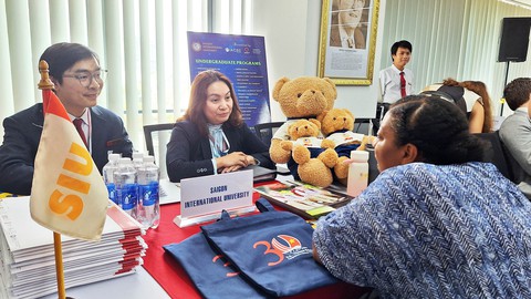 Nhiều đại học Mỹ muốn tăng tuyển sinh tại Việt Nam - Ảnh 1.