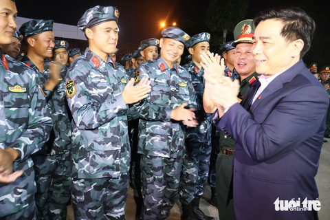 diễu binh - Ảnh 4.
