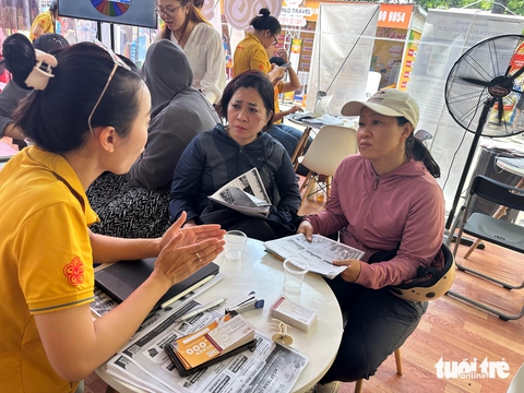 Khách Việt đổ xô tìm tour Trung Quốc tại Ngày hội du lịch TP.HCM 2025 - Ảnh 1.