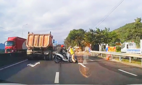 Người đàn ông ‘thông chốt’, tông cảnh sát giao thông ở Nha Trang - Ảnh 1.