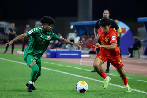 CĐV nhà chỉ trích U17 Trung Quốc: Đây là loại bóng đá gì vậy? - Ảnh 1.