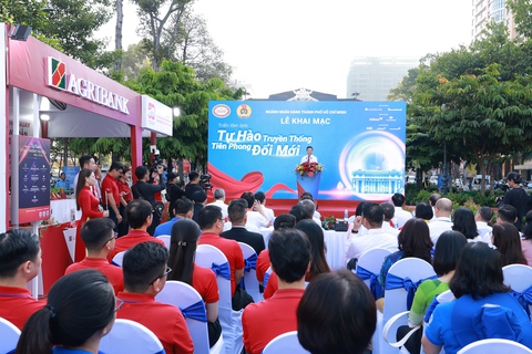 Triển lãm ảnh hành trình phát triển của ngành ngân hàng TP.HCM - Ảnh 2.