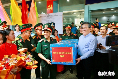 Chuyến tàu đặc biệt chở đoàn diễu binh, diễu hành đầu tiên của Bộ Quốc phòng đã đến ga Biên Hòa - Ảnh 12.