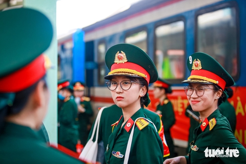 Nồng nhiệt đón chào những bóng hồng diễu binh, diễu hành đến Biên Hòa - Ảnh 4.