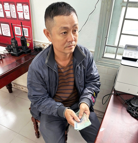 trộm túi xách - Ảnh 1.