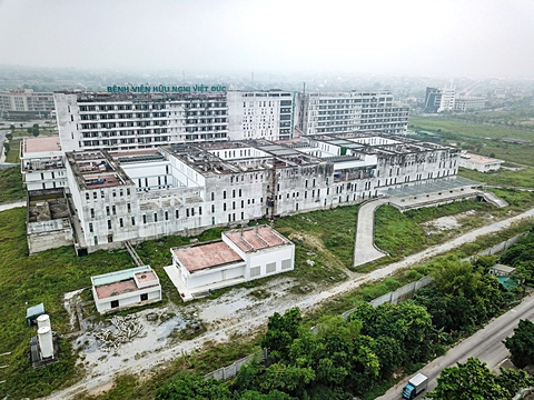 Sai phạm ở 2 bệnh viện ngàn tỉ đồng trùm mền: Cựu Bộ trưởng Nguyễn Thị Kim Tiến cố ý làm trái? - Ảnh 2. Sai phạm ở 2 bệnh viện ngàn tỉ đồng trùm mền: Cựu Bộ trưởng Nguyễn Thị Kim Tiến cố ý làm trái? - Ảnh 2.