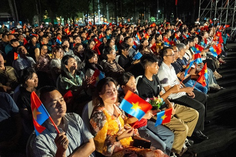Hào hùng Bản trường ca hòa bình mừng 50 năm Giải phóng miền Nam - Ảnh 8. Cầu truyền hình trực tiếp Bản trường ca hòa bình hùng tráng tại Hà Nội, TP.HCM và Đắk Lắk - Ảnh 8.
