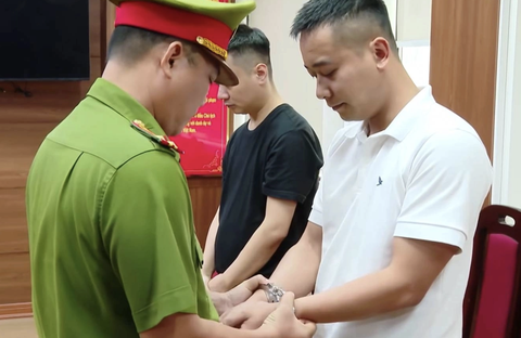 'Team châu Phi' đang làm gì sau khi Quang Linh Vlogs bị bắt? - Ảnh 3.