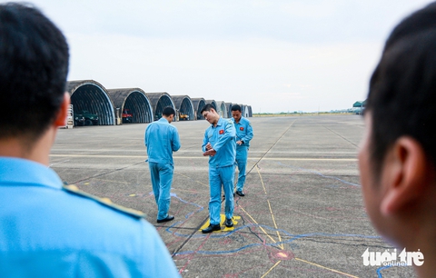 Phi công tiêm kích: 'Bầu trời nơi tôi đang bay bố cũng từng qua' - Ảnh 3.
