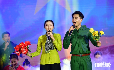 Chương trình nghệ thuật 50 năm mùa xuân đất nước của Quân khu 7 - Ảnh 7.