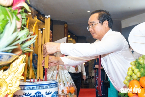 Lãnh đạo TP.HCM dâng hương giỗ Tổ Hùng Hương tại Đền tưởng niệm các Vua Hùng - Ảnh 2. giỗ Tổ Hùng Hương - Ảnh 2.