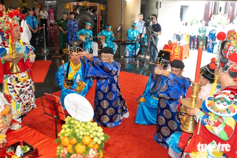 Lãnh đạo TP.HCM dâng hương giỗ Tổ Hùng Hương tại Đền tưởng niệm các Vua Hùng - Ảnh 11. giỗ Tổ Hùng Hương - Ảnh 9.
