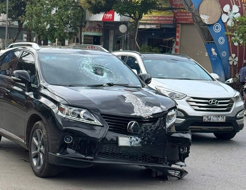 xe lexus - Ảnh 2.