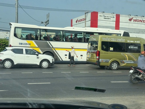 đi bộ - Ảnh 3.