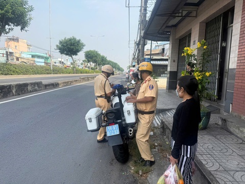 đi bộ - Ảnh 1.