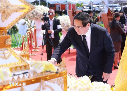 Thủ tướng dự lễ truy điệu cố Chủ tịch Đảng, Chủ tịch nước Lào - Ảnh 5. Thủ tướng dự lễ truy điệu cố Chủ tịch Đảng, Chủ tịch nước Lào Khamtay Siphandone - Ảnh 4.