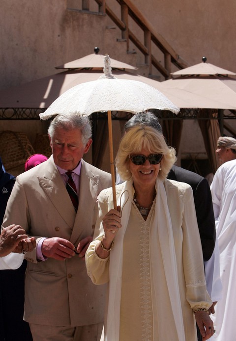 Vua Charles III và Hoàng hậu Camilla kỷ niệm 20 năm ngày cưới - Ảnh 4.