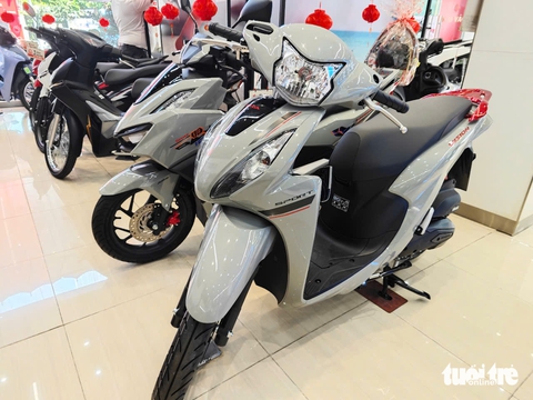 Xe máy bất ngờ đồng loạt tăng giá, đại lý cạnh tranh khốc liệt - Ảnh 2.