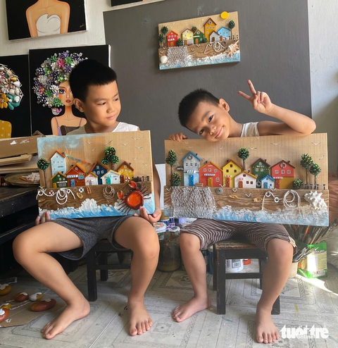 Tranh nghệ thuật từ đá, vỏ ốc sống động và mát lành - Ảnh 17.