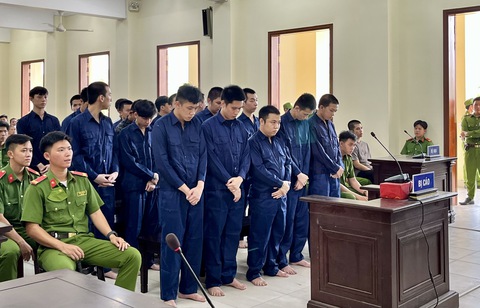 Xét xử nhóm bị cáo dùng súng bắn người ở Cần Thơ - Ảnh 1.