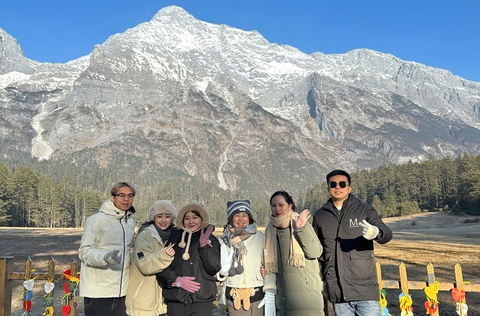 Nhiều tour xuất ngoại ‘cháy hàng’ trước nghỉ lễ 30-4 cả tháng - Ảnh 1. Nhiều tour xuất ngoại ‘cháy hàng’ trước nghỉ lễ 30-4 cả tháng - Ảnh 1.