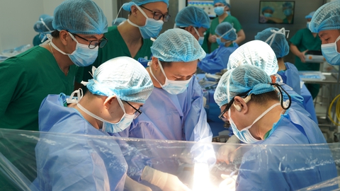 Bệnh viện Quân y 175 thực hiện thành công ca ghép tạng đầu tiên từ người hiến chết não - Ảnh 2.