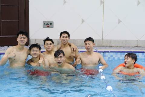 U17 Việt Nam xả hơi ở hồ bơi, tính kỹ phương án đấu U17 UAE - Ảnh 1. U17 Việt Nam - Ảnh 1.