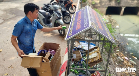 thu gom rác - Ảnh 1.