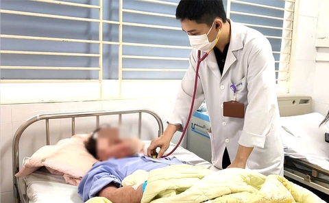 Cô gái lở miệng, sưng phù toàn thân sau khi uống thuốc đau răng, thuốc cảm - Ảnh 1.