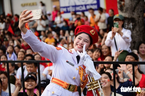 Những hình ảnh đẹp ghi dấu đại lễ 30-4 - Ảnh 17.