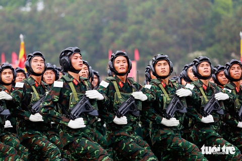 diễu binh - Ảnh 1.
