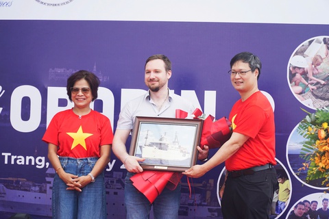 30 nhà khoa học khảo sát biển Đông trên tàu Viện sĩ Oparin - Ảnh 2. 30 nhà khoa học khảo sát Biển Đông trên tàu Viện sĩ Oparin - Ảnh 2.