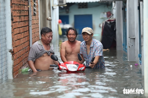 mưa ngập - Ảnh 8.