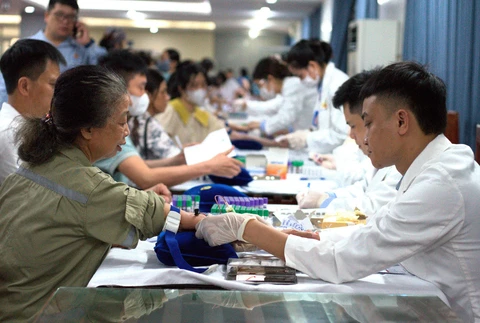 Thầy thuốc trẻ - Ảnh 4.