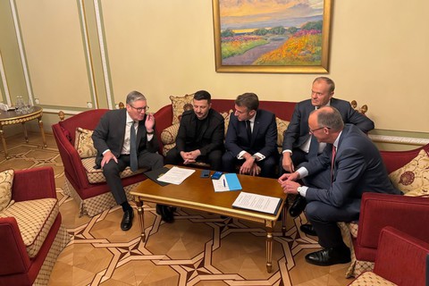 Ukraine - Ảnh 1.