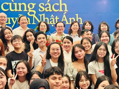 Đọc sách của bác Nguyễn Nhật Ánh, con đã trở thành một cậu bé sống tình cảm hơn - Ảnh 4. Nguyễn Nhật Ánh - Ảnh 4.