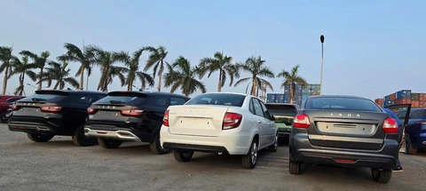 Ảnh thực tế lô ô tô Nga giá dự kiến từ 360 triệu đồng đã về Việt Nam: Có SUV kiểu Jimny, sedan cùng cỡ Attrage- Ảnh 2. Lada - Ảnh 1.