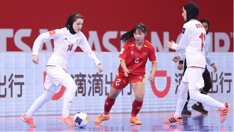 Tuyển futsal nữ Việt Nam nhất bảng nhưng gặp khó ở tứ kết - Ảnh 1.