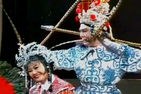 Xem lại nghệ sĩ Kim Cương duyên dáng vai Điêu Thuyền cùng nghệ sĩ Thanh Tòng và Bảo Quốc - Ảnh 6. Xem lại nghệ sĩ Kim Cương duyên dáng vai Điêu Thuyền cùng nghệ sĩ Thanh Tòng và Bảo Quốc - Ảnh 5.
