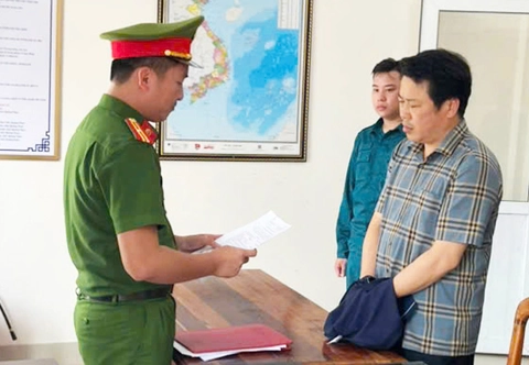 Bắt giám đốc công ty lừa đảo, chiếm đoạt 2 tỉ đồng của giám đốc công ty khác - Ảnh 1.
