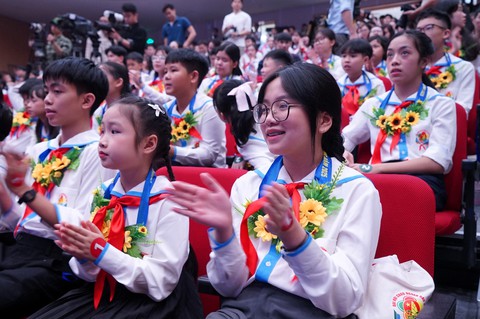 Cháu ngoan Bác Hồ - Ảnh 1.