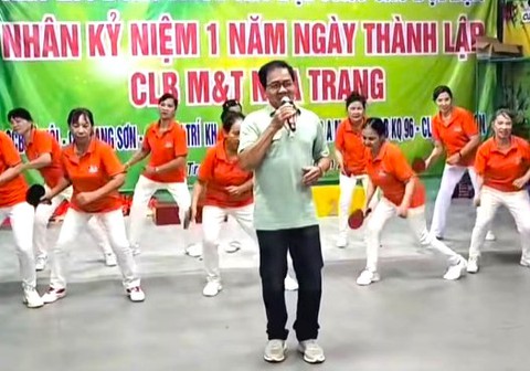 Dân mạng rần rần với bài hát 'Tôi yêu bóng bàn', bất ngờ với profile 'ca sĩ' thể hiện - Ảnh 1. bóng bàn - Ảnh 1.