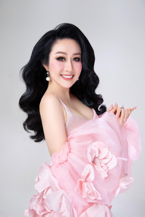 Thêm cuộc thi sắc đẹp mới: Hoa hậu Quốc dân Việt Nam - Ảnh 2. Đã có Hoa hậu Quốc gia, lại có thêm Hoa hậu Quốc dân Việt Nam - Ảnh 2.